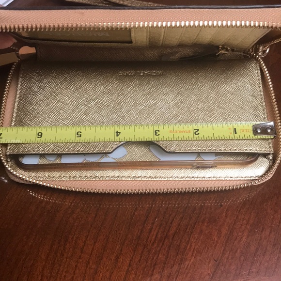 Michael Kors gold wristlet wallet - Picture 5 of 6
